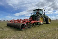 MiniTILLER LT4 in operation
